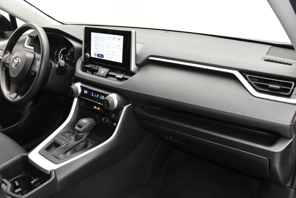 Used 2025 Toyota RAV4 XLE AWD/4WD image 25
