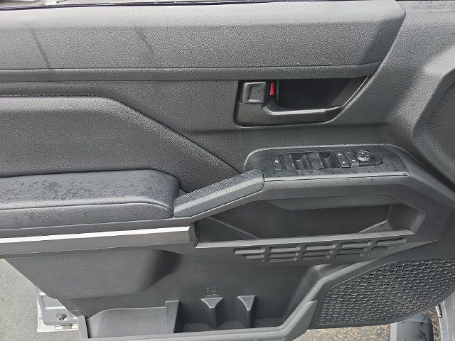 Used 2024 Toyota Tacoma SR5 AWD/4WD image 12
