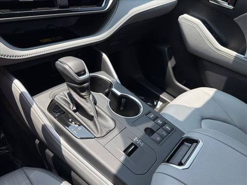 New 2026 Toyota Highlander XLE AWD/4WD image 18