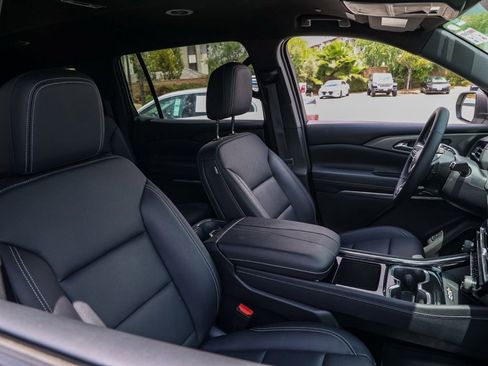 Used 2025 Chevrolet Traverse LT w/ Midnight/Sport Edition FWD image 20