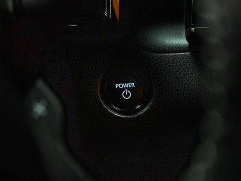 Used 2025 Toyota Camry SE image 20