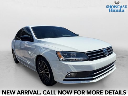 Used 2016 Volkswagen Jetta Sport FWD image 6