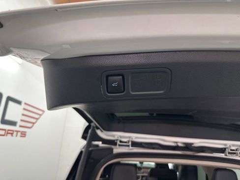 Used 2024 Ford Expedition XLT RWD image 18