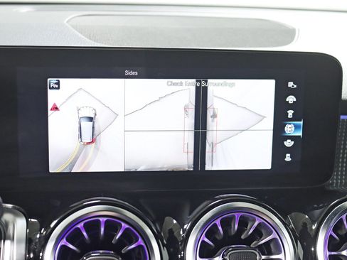 Used 2022 Mercedes-Benz EQB 300 4MATIC w/ Pinnacle Package image 21