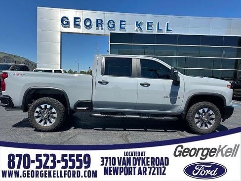 Used 2024 Chevrolet Silverado 2500 Custom w/ Custom Value Package AWD/4WD image 1