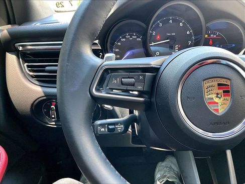 Certified 2024 Porsche Macan AWD/4WD image 23