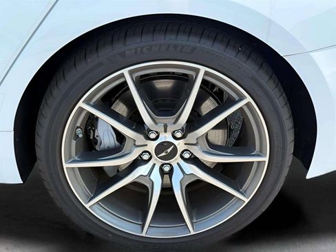 New 2025 Genesis G70 2.5T image 16