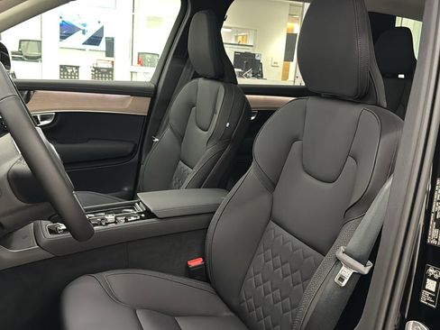 Used 2026 Volvo XC90 B6 Plus w/ Protection Package Premier image 23