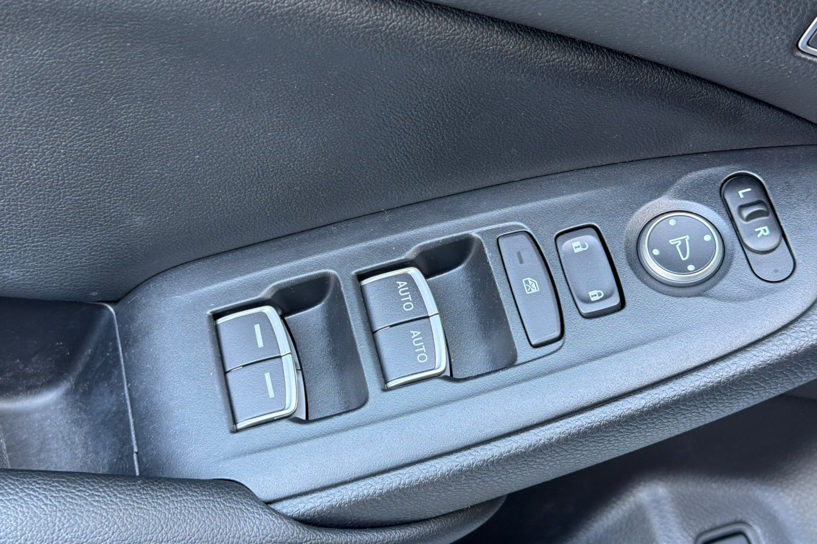 Used 2021 Honda Accord EX-L image 12