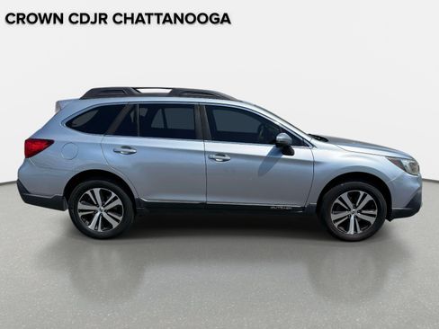 Used 2019 Subaru Outback 2.5i Limited AWD/4WD image 7