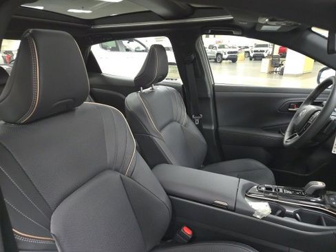 New 2026 Toyota Crown Platinum image 10