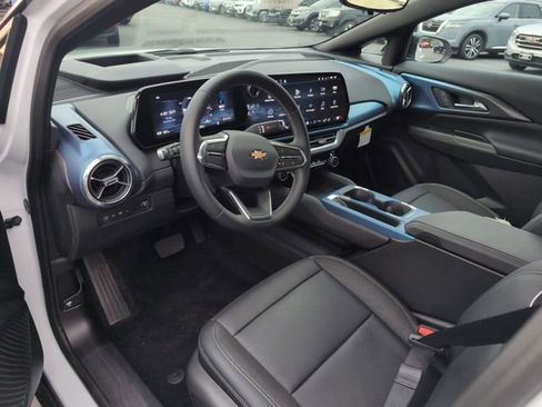 New 2025 Chevrolet Equinox EV LT w/ Convenience Package II image 12