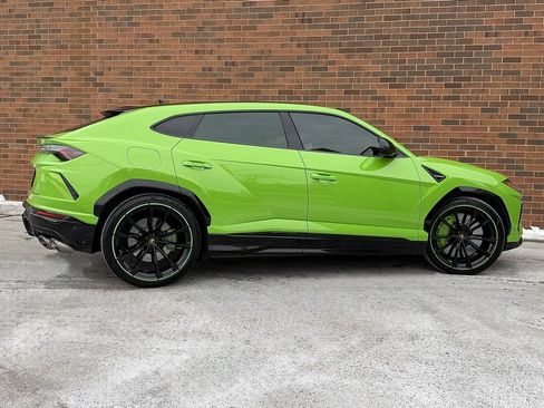 Used 2022 Lamborghini Urus image 7