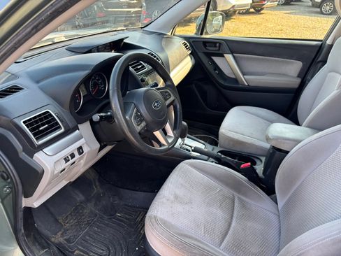 Used 2017 Subaru Forester 2.5i Premium w/ Popular Package #2A AWD/4WD image 10