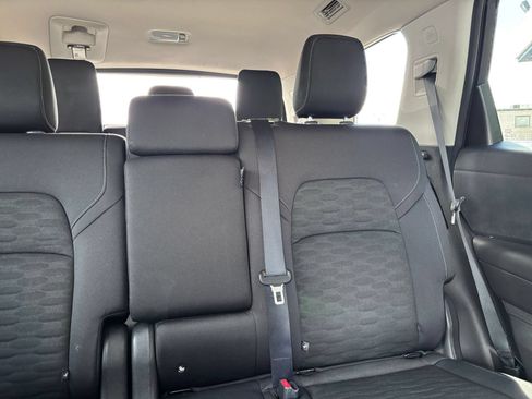 Used 2025 Nissan Pathfinder SV AWD/4WD image 40