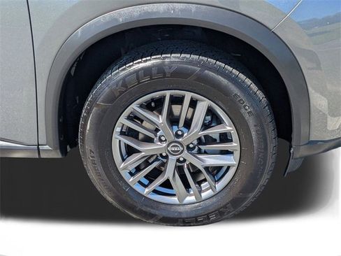 Used 2023 Nissan Rogue S image 17
