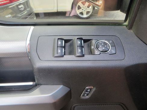 Used 2015 Ford F150 XLT w/ Equipment Group 302A Luxury AWD/4WD image 26