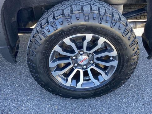 Used 2020 GMC Sierra 1500 AT4 w/ AT4 Premium Package image 32