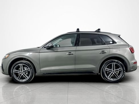 Used 2023 Audi Q5 e Premium Plus w/ Premium Plus Package image 2