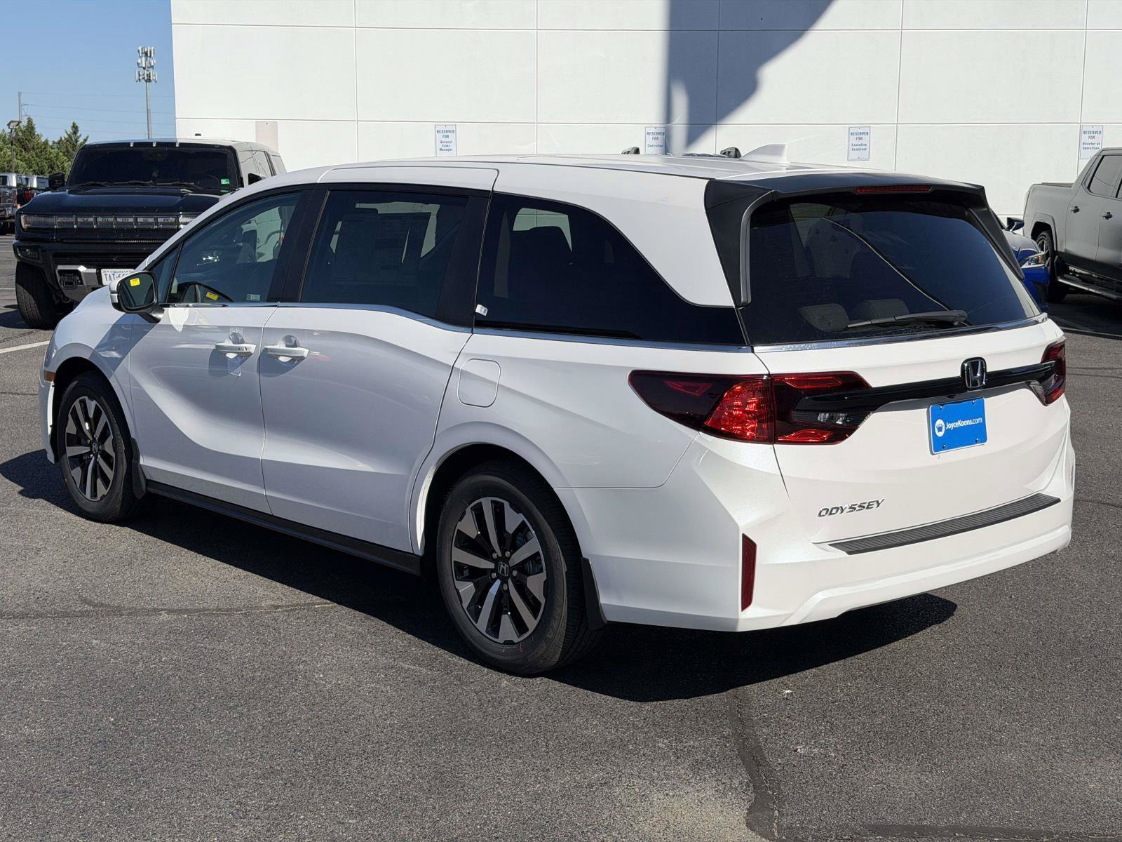New 2027 Honda Odyssey Elite image 3