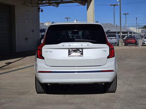 New 2026 Volvo XC90 T8 Plus image 8