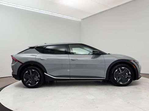 Used 2025 Kia EV6 Light RWD image 30