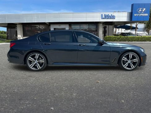 Used 2019 BMW 740i w/ Executive Package RWD image 9