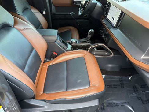 Used 2024 Ford Bronco Outer Banks AWD/4WD image 22