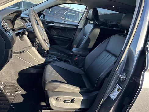 Used 2022 Volkswagen Tiguan SE image 27