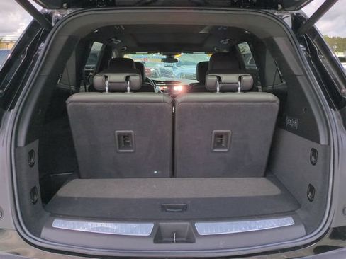 Used 2025 Cadillac XT6 Premium Luxury FWD image 14