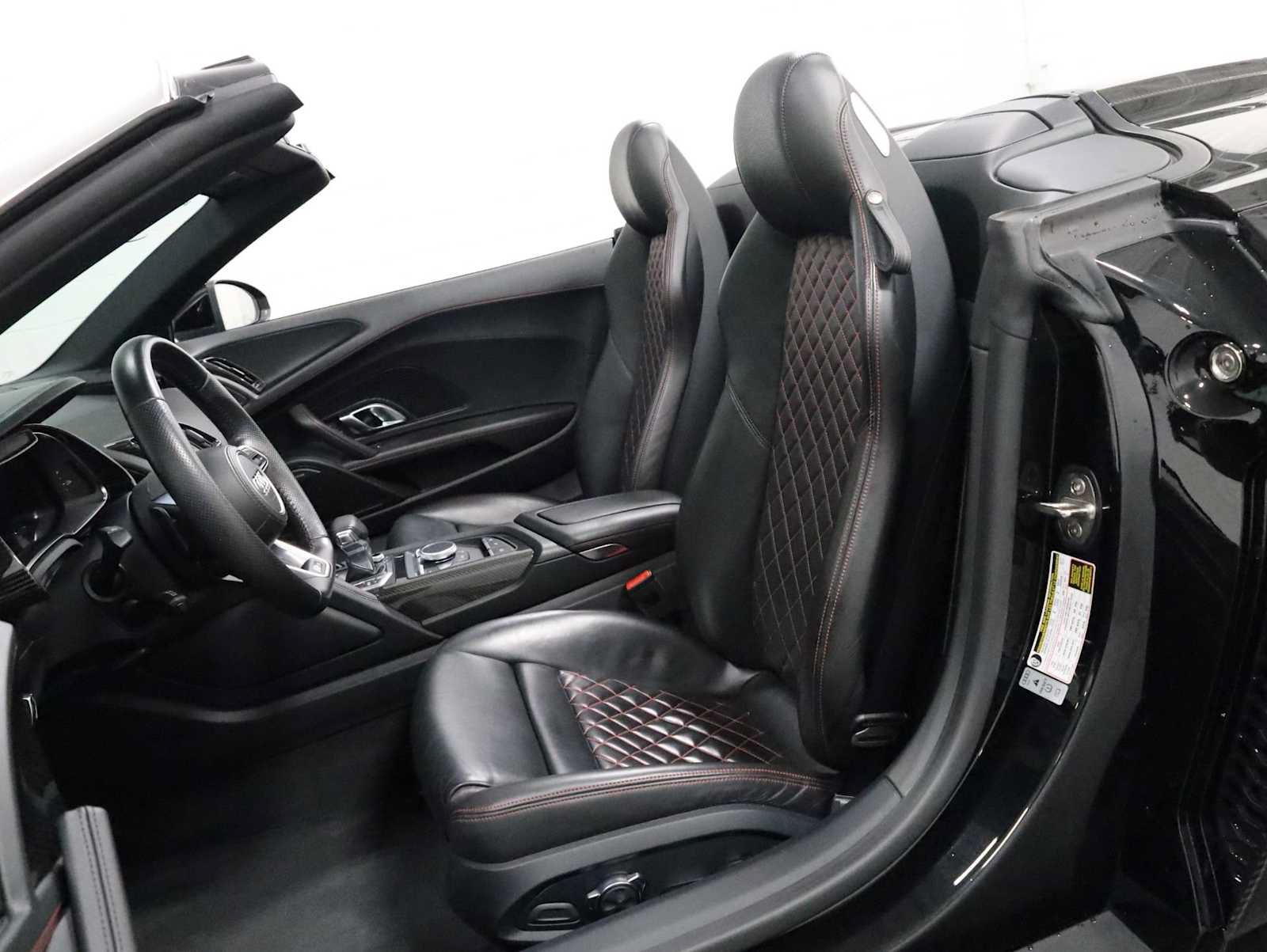 Used 2017 Audi R8 V10 w/ Carbon Exterior Package AWD/4WD image 5