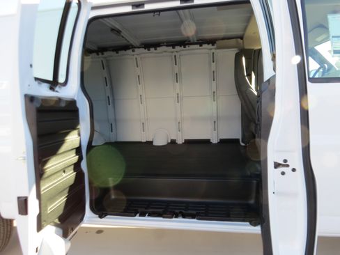 New 2026 Chevrolet Express 2500 Extended RWD image 11