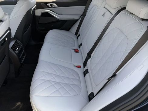 Used 2026 BMW X5 sDrive40i w/ M Sport Package RWD image 17