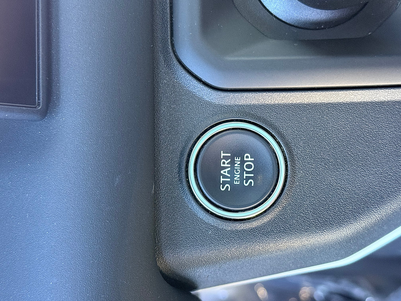 Used 2025 Land Rover Defender 110 S AWD/4WD image 30