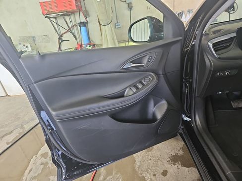 Used 2025 Buick Encore GX Preferred FWD image 25