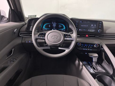 Certified 2026 Hyundai Elantra Hybrid FWD image 16