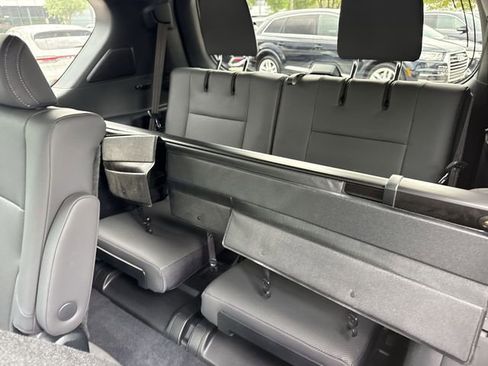 Used 2023 Lexus GX 460 Premium w/ Accessory Package AWD/4WD image 24