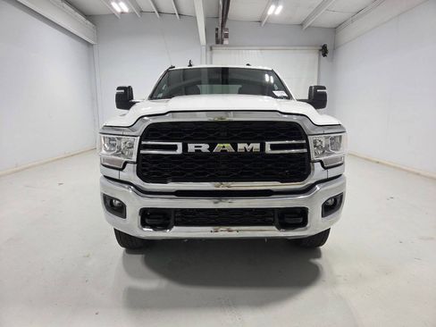 Used 2024 RAM 2500 Tradesman w/ Chrome Appearance Group AWD/4WD image 4