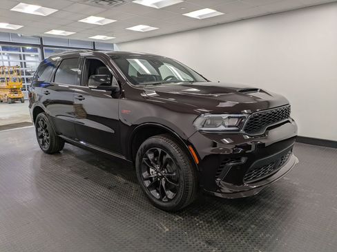 Used 2025 Dodge Durango GT image 3