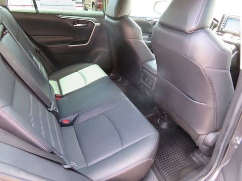 Used 2022 Toyota RAV4 XLE Premium FWD image 16
