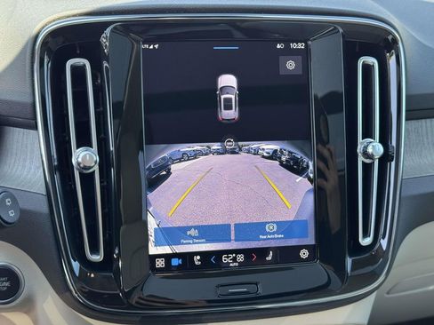 Certified 2023 Volvo XC40 B5 Ultimate w/ Climate Package AWD/4WD image 27