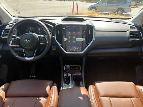 Used 2025 Subaru Ascent Touring AWD/4WD image 9