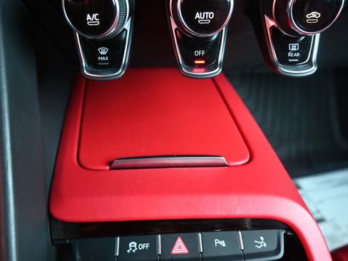 Used 2018 Audi R8 V10 w/ Premium Package RWD image 63