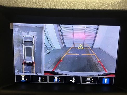 Used 2024 GMC Terrain Denali w/ Denali Premium Package image 5