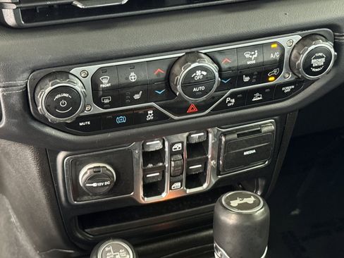 Used 2024 Jeep Wrangler High Altitude AWD/4WD image 20