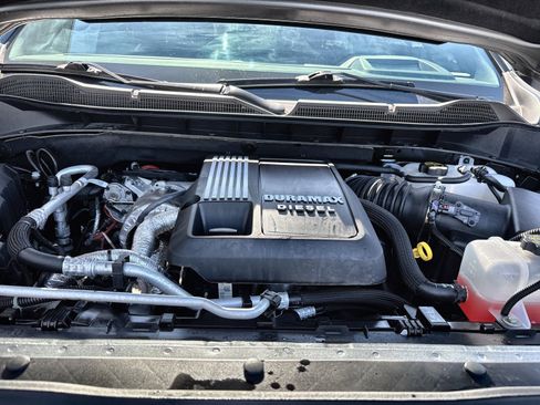 Used 2024 Chevrolet Silverado 1500 ZR2 w/ Technology Package image 37