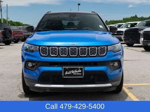 Used 2025 Jeep Compass Limited AWD/4WD image 9