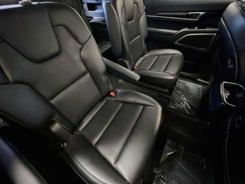 Used 2025 Kia Telluride S AWD/4WD image 14
