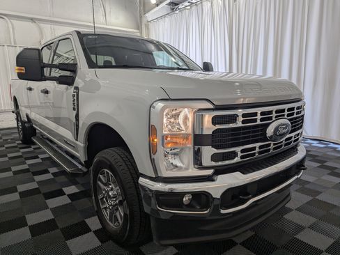 Used 2025 Ford F250 XLT AWD/4WD image 5