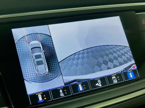Used 2023 Buick Enclave Avenir w/ Avenir Technology Package FWD image 14